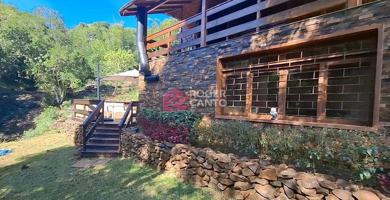 Bela casa em meio a natureza: 3ª foto da galeria de imagens do imóvel