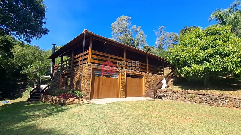 Bela casa em meio a natureza: 1ª foto da galeria de imagens do imóvel