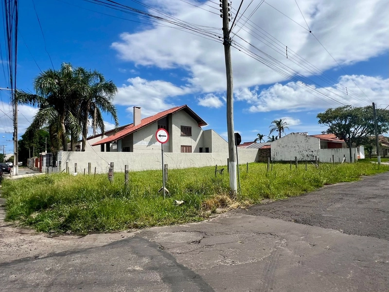 Excelente terreno de esquina no bairro Caiu do Céu: 1ª foto da galeria de imagens do imóvel