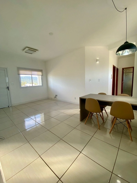 Apartamento Semi mobiliado: 3ª foto da galeria de imagens do imóvel