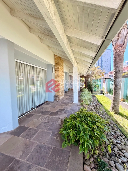 Casa na melhor localização da cidade.: 2ª foto da galeria de imagens do imóvel