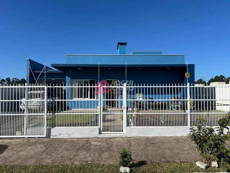 Lindo imovel com sala de estar com lareira, living e amplo espaco: 2ª foto da galeria de imagens do imóvel