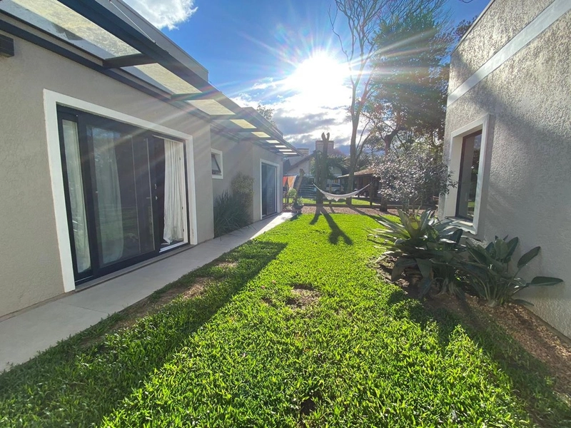 Casa Térrea no condomínio Interlagos: 3ª foto da galeria de imagens do imóvel