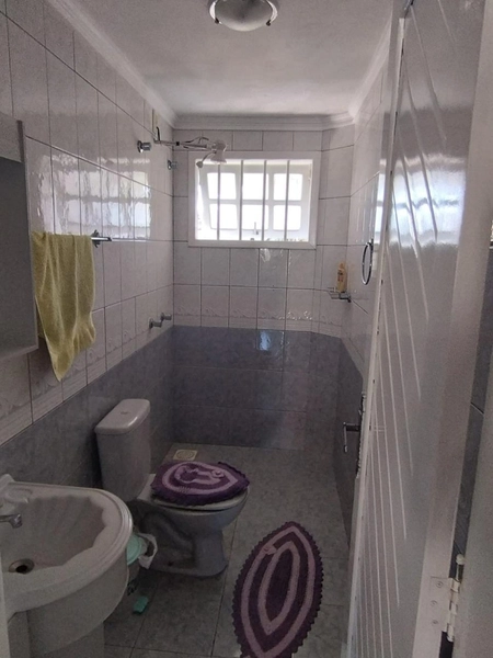 Ampla Residencia com Piscina: 10ª foto da galeria de imagens do imóvel
