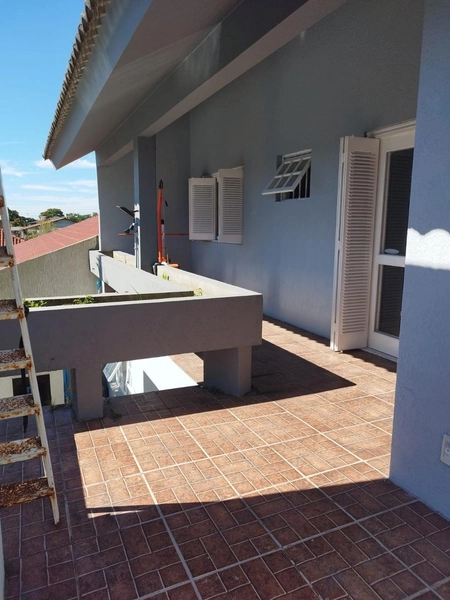 Ampla Residencia com Piscina: 20ª foto da galeria de imagens do imóvel
