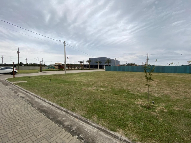 Excelente terreno de esquina em condomínio fechado: 6ª foto da galeria de imagens do imóvel