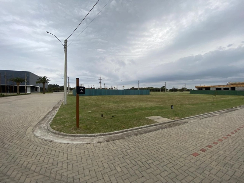 Excelente terreno de esquina em condomínio fechado: 8ª foto da galeria de imagens do imóvel