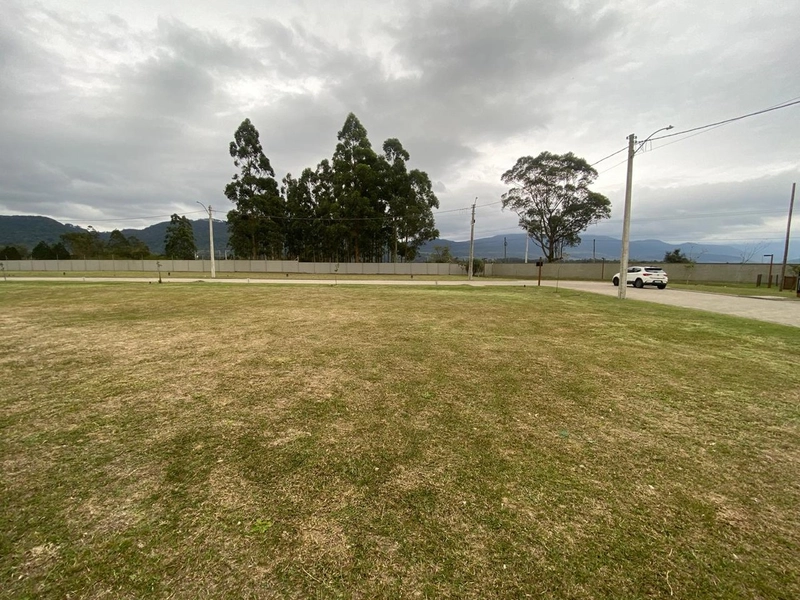 Excelente terreno de esquina em condomínio fechado: 4ª foto da galeria de imagens do imóvel