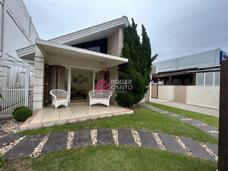 Bela casa localizada em uma das principais avenidas de Osório: 2ª foto da galeria de imagens do imóvel