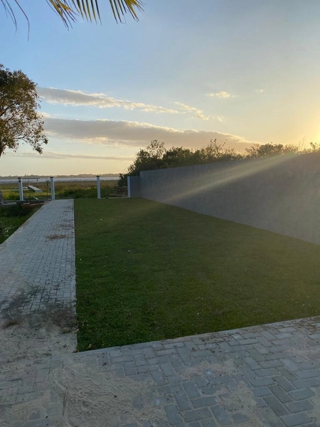 Lindo Sítio de Lazer na Beira da Lagoa: 1ª foto da galeria de imagens do imóvel