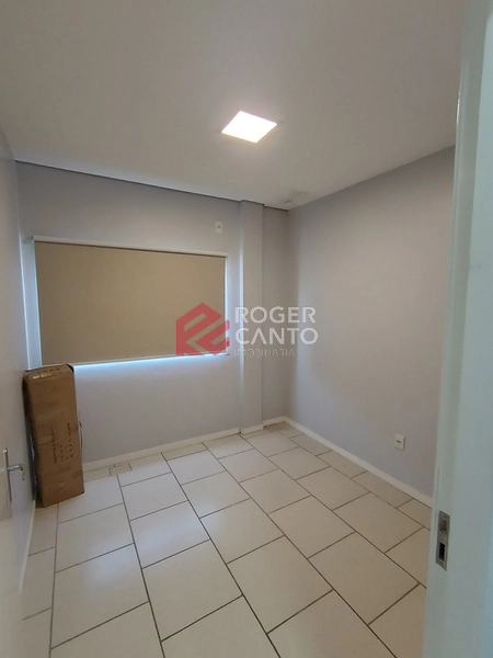 Pavilhão com apartamento : 8ª foto da galeria de imagens do imóvel