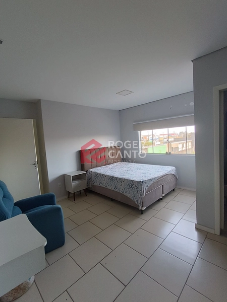 Pavilhão com apartamento : 10ª foto da galeria de imagens do imóvel