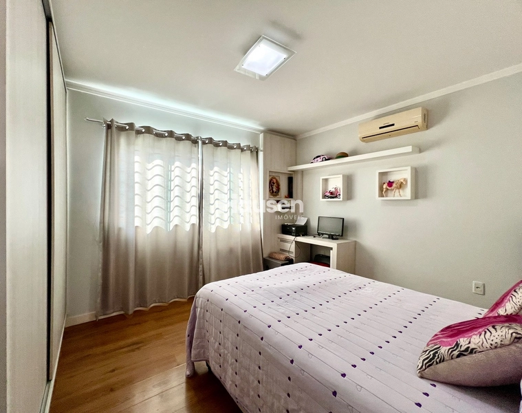 Linda Casa com Piscina no Centro de Brusque!: 25ª foto da galeria de imagens do imóvel