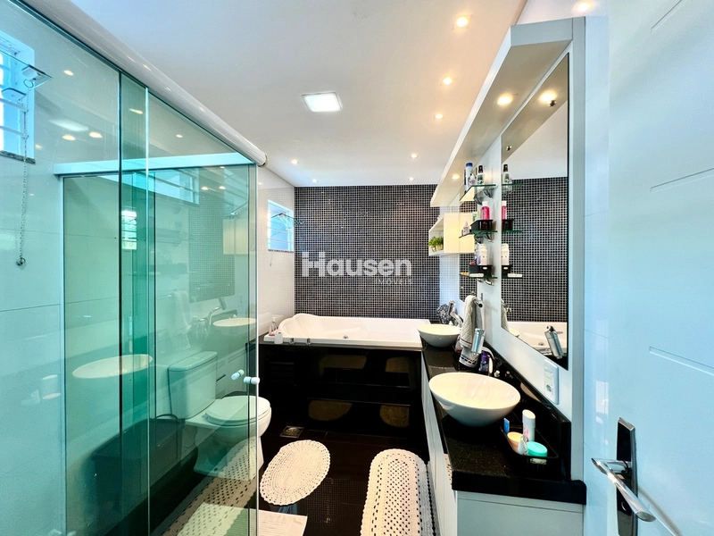 Linda Casa com Piscina no Centro de Brusque!: 23ª foto da galeria de imagens do imóvel