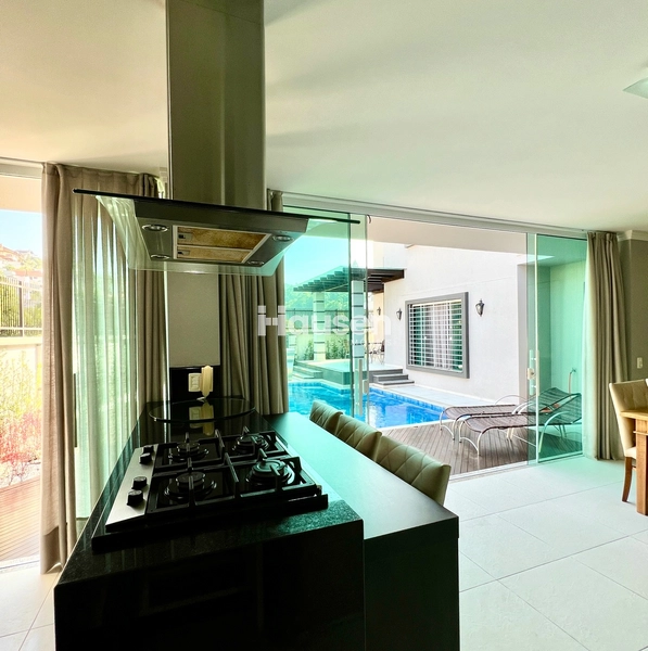 Linda Casa com Piscina no Centro de Brusque!: 11ª foto da galeria de imagens do imóvel
