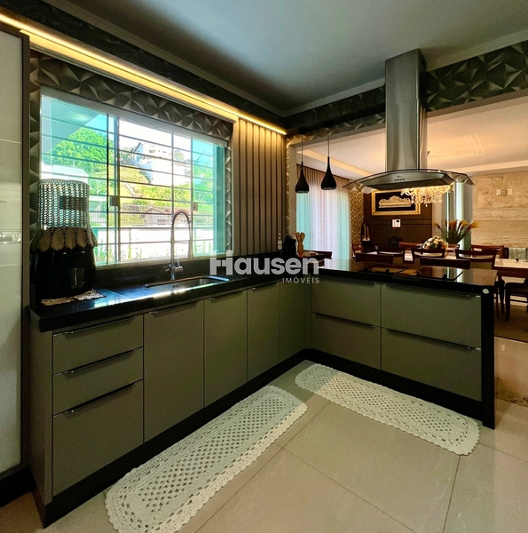 Linda Casa com Piscina no Centro de Brusque!: 18ª foto da galeria de imagens do imóvel