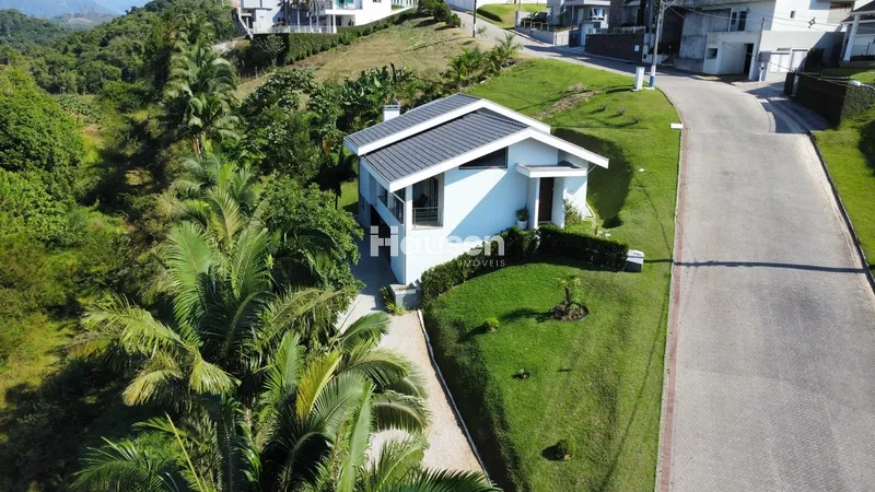 Linda Casa com 4 quartos em Guabiruba!: 1ª foto da galeria de imagens do imóvel