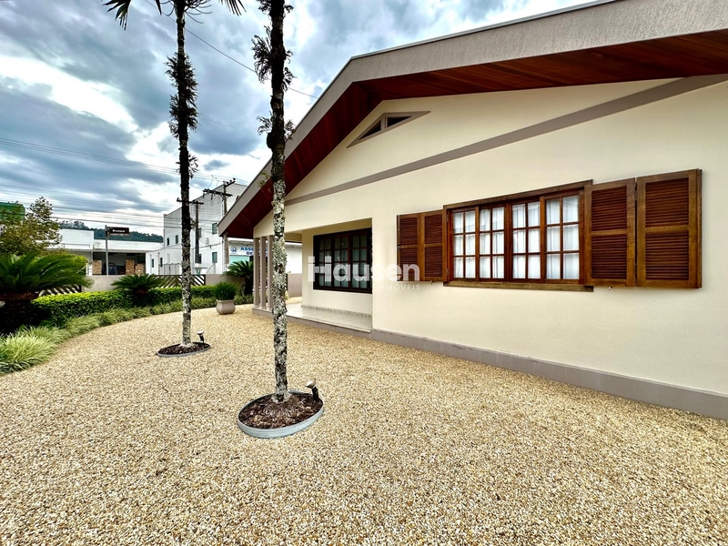 Casa com Piscina no Centro de Guabiruba!: 4ª foto da galeria de imagens do imóvel