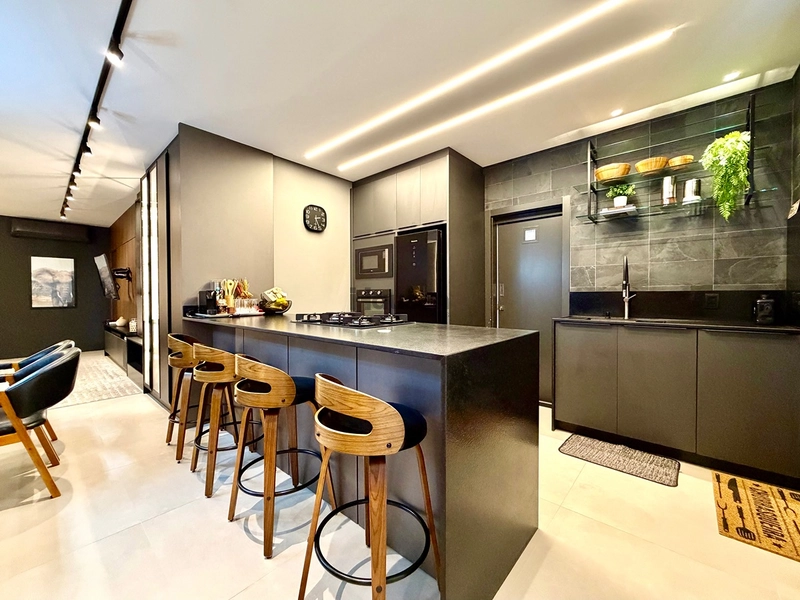 Apartamento com 3 Suítes Finamente Mobiliado e Equipado: 14ª foto da galeria de imagens do imóvel