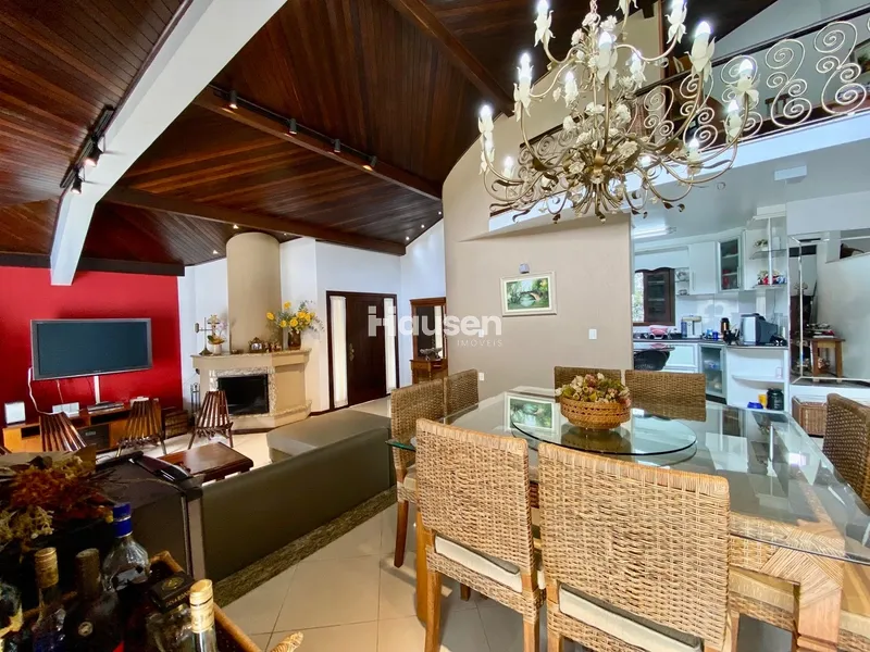 Linda Casa no Centro de Brusque: 19ª foto da galeria de imagens do imóvel