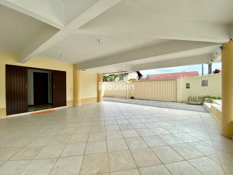 Linda Casa no Centro de Brusque: 11ª foto da galeria de imagens do imóvel