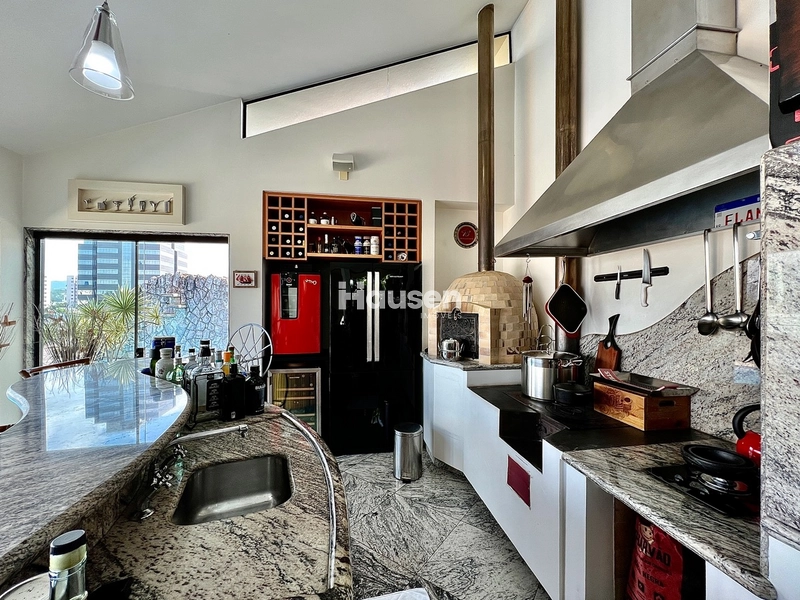 Casa no Centro de Brusque com Piscina e 4 dormitórios.: 7ª foto da galeria de imagens do imóvel