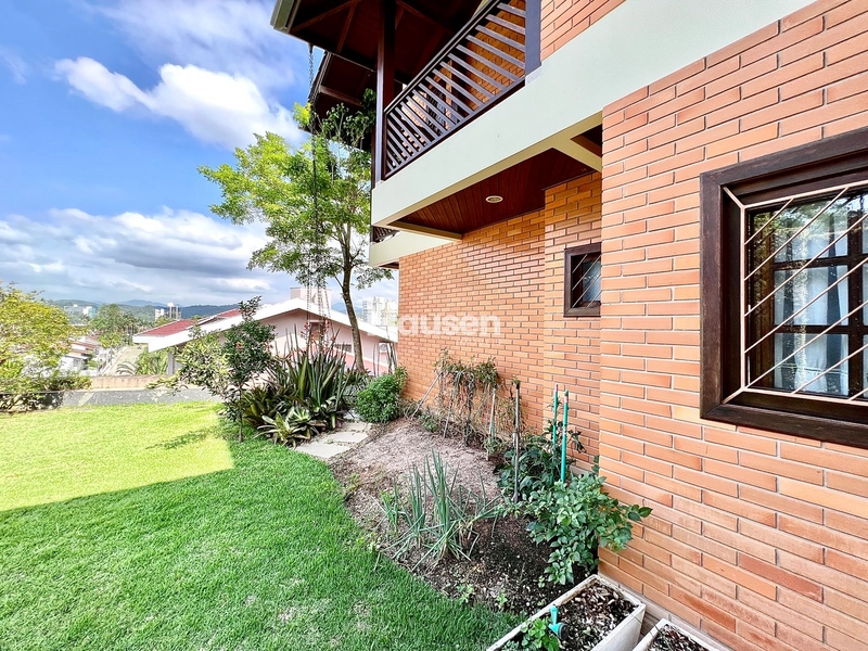 Casa no Centro de Brusque com Piscina e 4 dormitórios.: 19ª foto da galeria de imagens do imóvel
