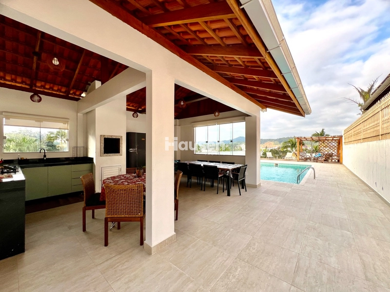 Linda Casa com Amplo Terreno e Piscina!: 9ª foto da galeria de imagens do imóvel