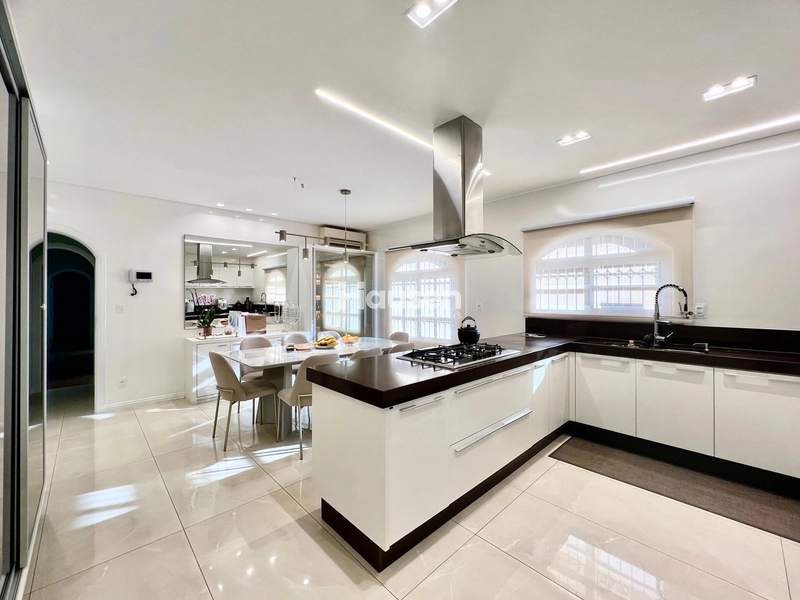 Linda Casa com Amplo Terreno e Piscina!: 7ª foto da galeria de imagens do imóvel