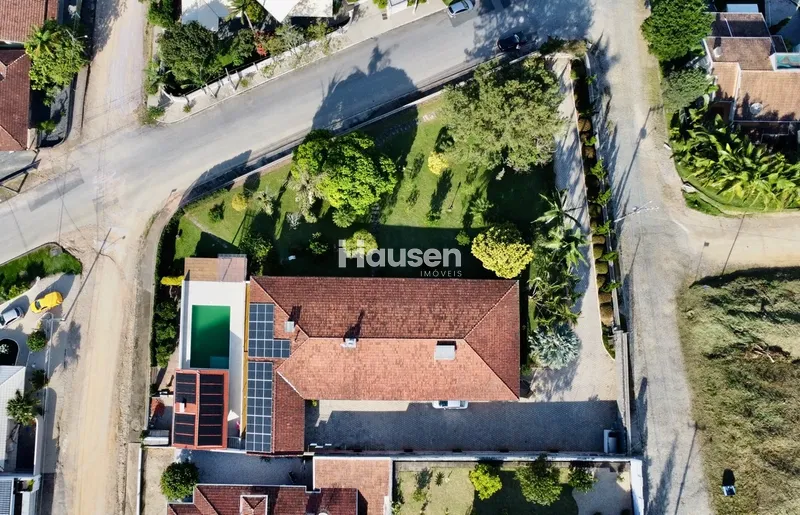 Linda Casa com Amplo Terreno e Piscina!: 23ª foto da galeria de imagens do imóvel