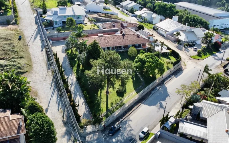 Linda Casa com Amplo Terreno e Piscina!: 20ª foto da galeria de imagens do imóvel