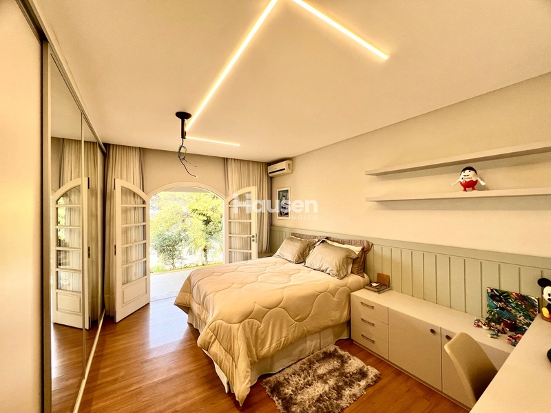 Linda Casa com Amplo Terreno e Piscina!: 14ª foto da galeria de imagens do imóvel