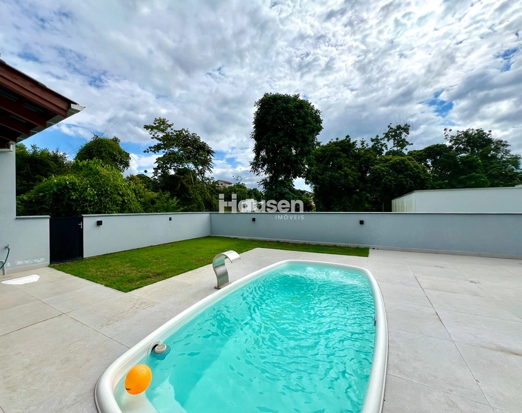 Linda Casa com Piscina no Bruschal!: 3ª foto da galeria de imagens do imóvel