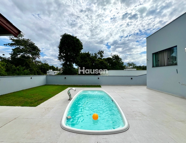 Linda Casa com Piscina no Bruschal!: 2ª foto da galeria de imagens do imóvel