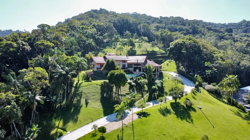 Linda Casa com Piscina e 3 suítes no bairro Guarani!: 5ª foto da galeria de imagens do imóvel