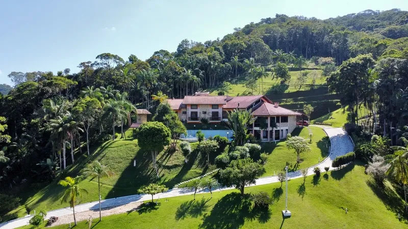 Linda Casa com Piscina e 3 suítes no bairro Guarani!: 6ª foto da galeria de imagens do imóvel