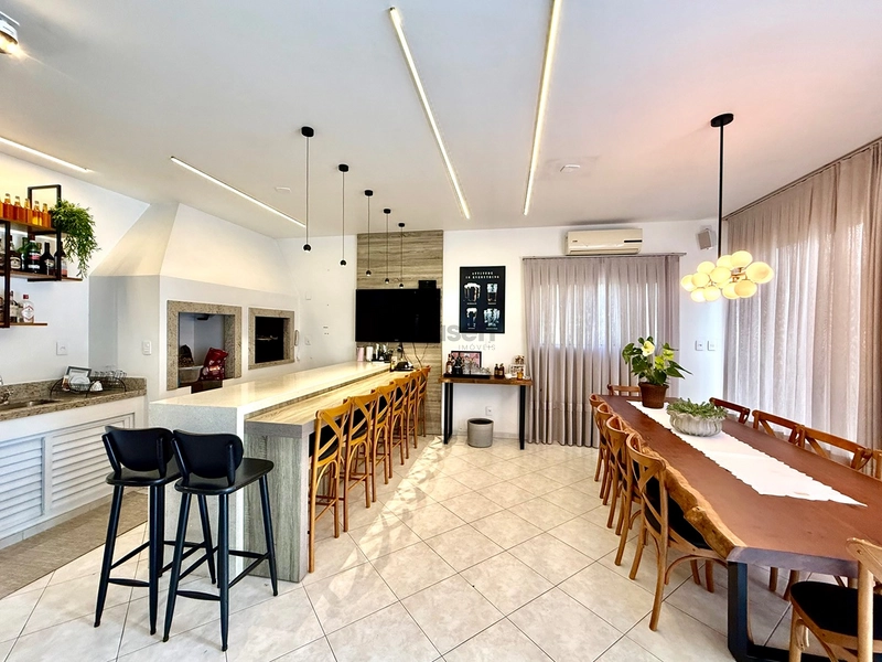 Casa com Amplo Terreno no Centro de Guabiruba : 14ª foto da galeria de imagens do imóvel