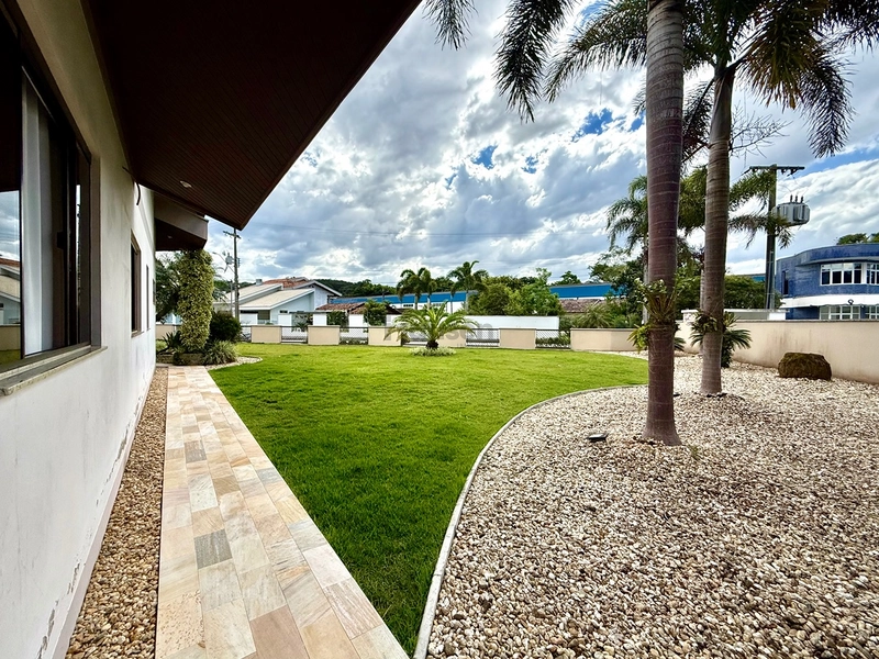 Casa com Amplo Terreno no Centro de Guabiruba : 7ª foto da galeria de imagens do imóvel