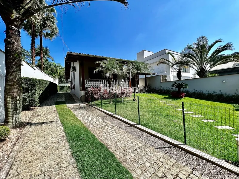 Excelente Casa no Centro de Brusque!: 1ª foto da galeria de imagens do imóvel