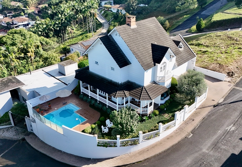 Linda Casa estilo Americano com 3 Suítes!: 3ª foto da galeria de imagens do imóvel