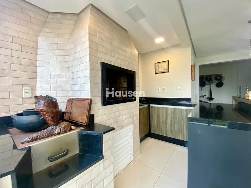 Linda Casa com Piscina no Centro: 13ª foto da galeria de imagens do imóvel