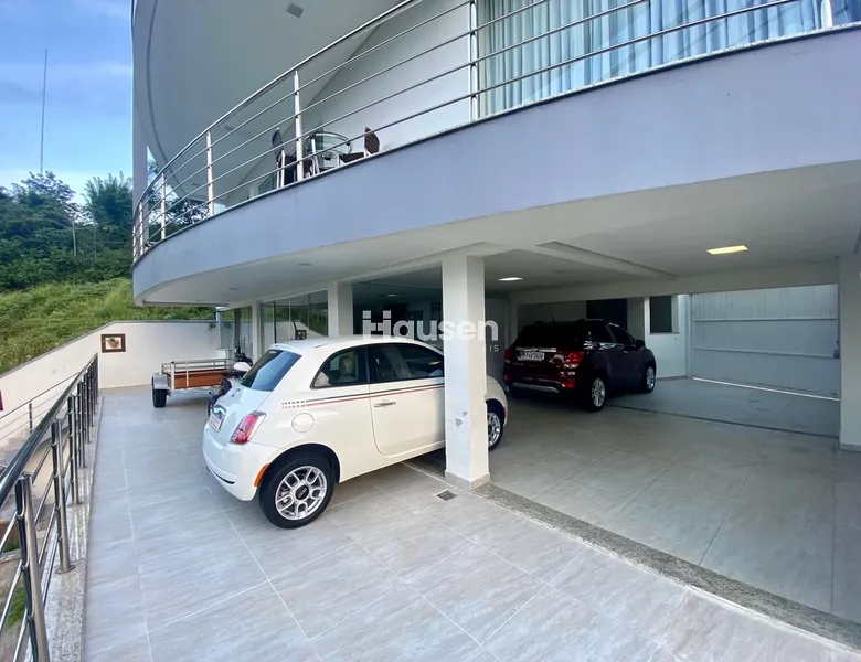 Linda Casa com Piscina no Centro: 9ª foto da galeria de imagens do imóvel