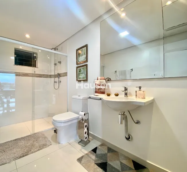 Linda Casa com Piscina no Centro: 14ª foto da galeria de imagens do imóvel