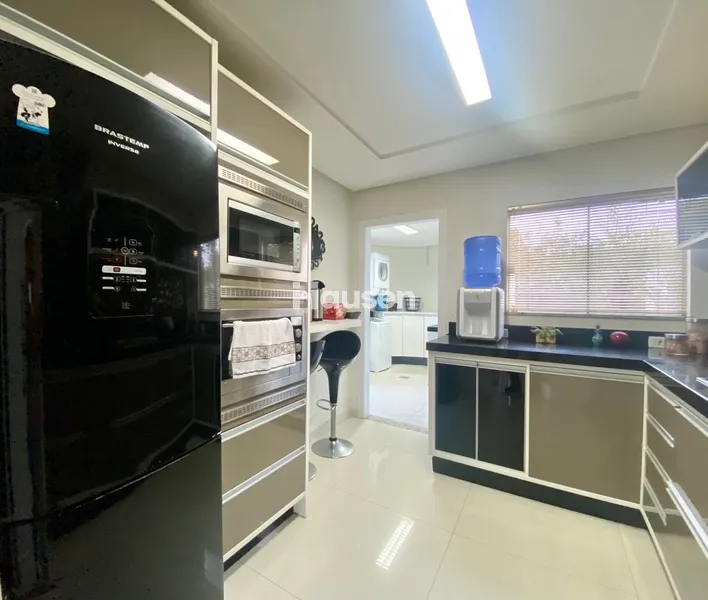 Linda Casa com Piscina no Centro: 21ª foto da galeria de imagens do imóvel