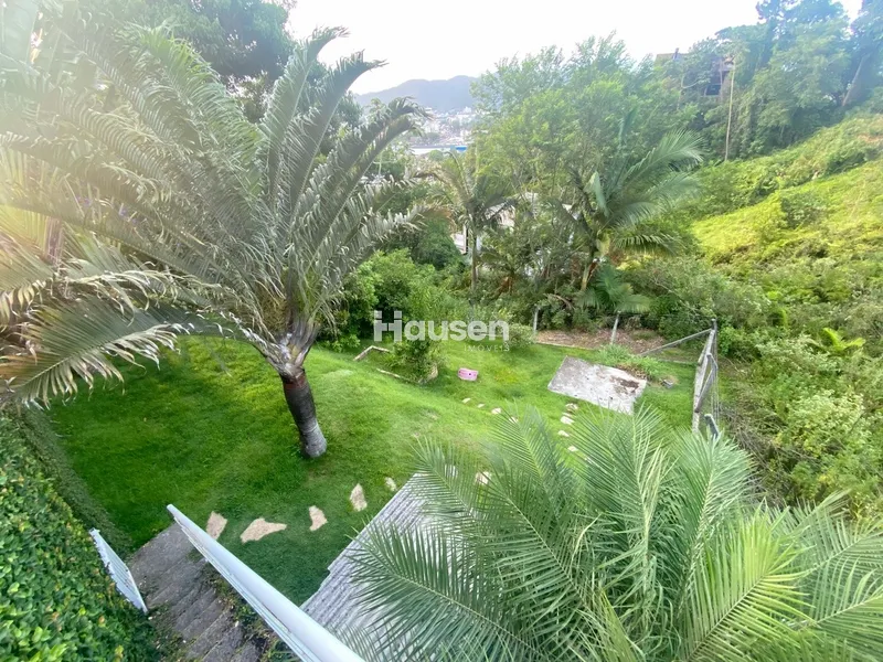 Linda Casa com Piscina no Centro: 6ª foto da galeria de imagens do imóvel