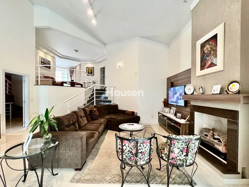 Casa com 4 Dormitórios no Centro de Brusque: 14ª foto da galeria de imagens do imóvel