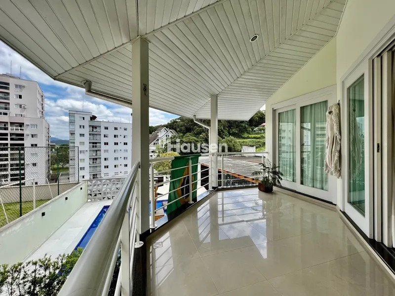 Casa com 4 Dormitórios no Centro de Brusque: 16ª foto da galeria de imagens do imóvel