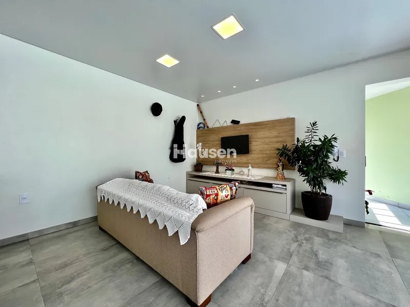 Casa com 4 Dormitórios no Centro de Brusque: 8ª foto da galeria de imagens do imóvel
