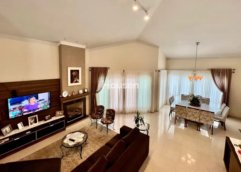 Casa com 4 Dormitórios no Centro de Brusque: 11ª foto da galeria de imagens do imóvel