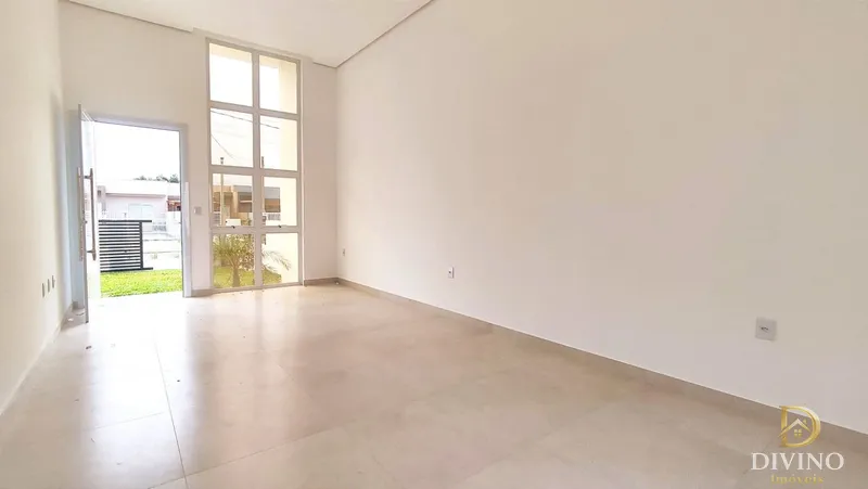 Linda casa na Praia! Nova, modelo contemporaneo, qualidade em oferta!: 4ª foto da galeria de imagens do imóvel